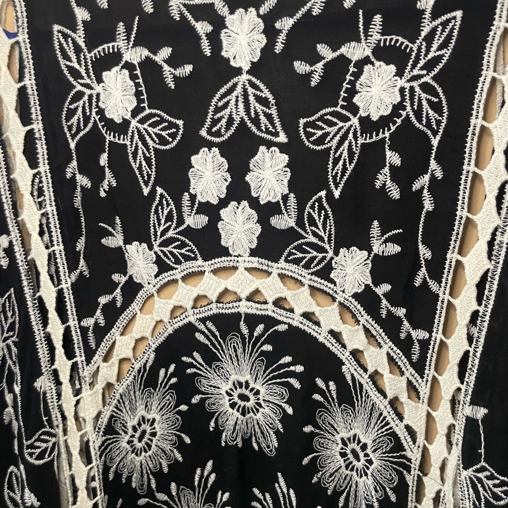 Embroidered Boho Cardigan - Picture 4 of 5